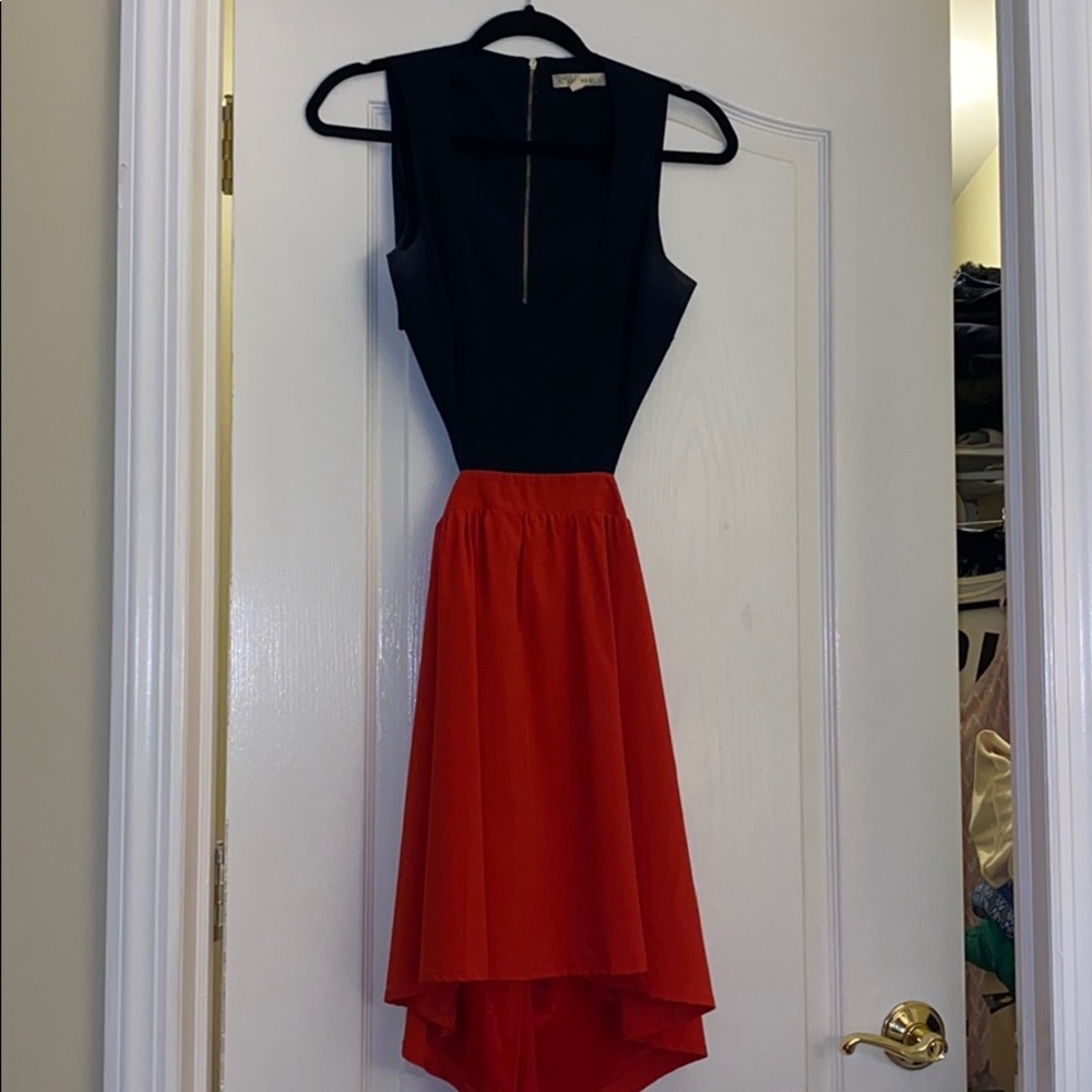 BEAUTIFUL SUMMER DRESS. OPEN BACK